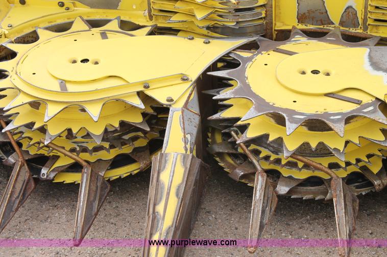 image for item C3703 2005 John Deere 688C rotary forage head