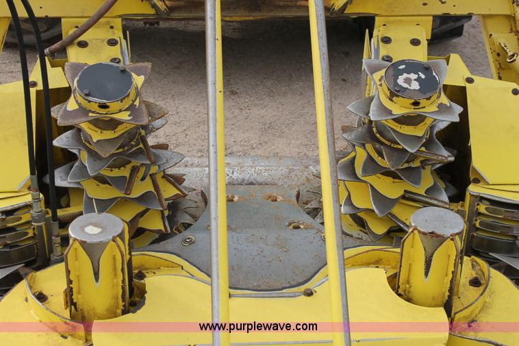 image for item C3703 2005 John Deere 688C rotary forage head