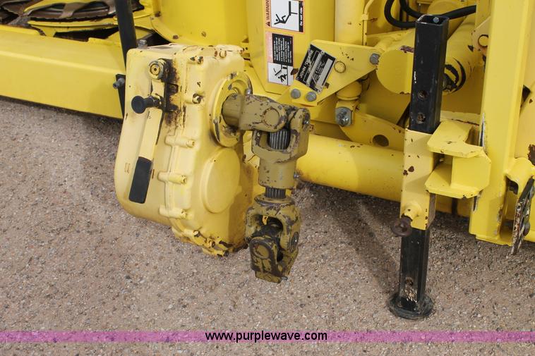 image for item C3703 2005 John Deere 688C rotary forage head