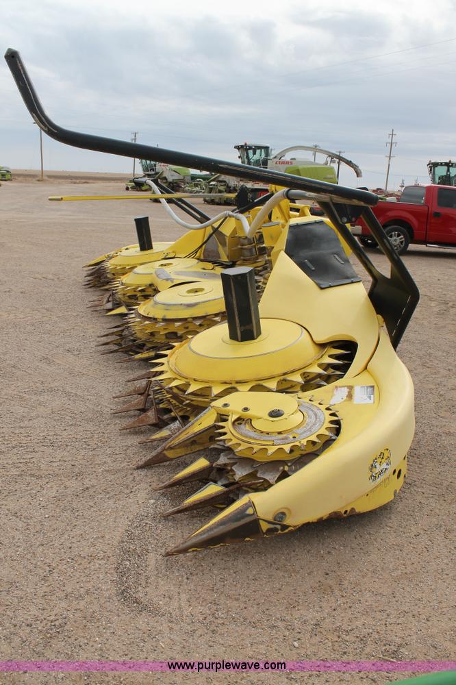 image for item C3704 2009 John Deere 770 rotary forage head