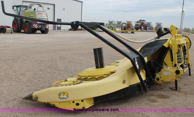 image for item C3704 2009 John Deere 770 rotary forage head