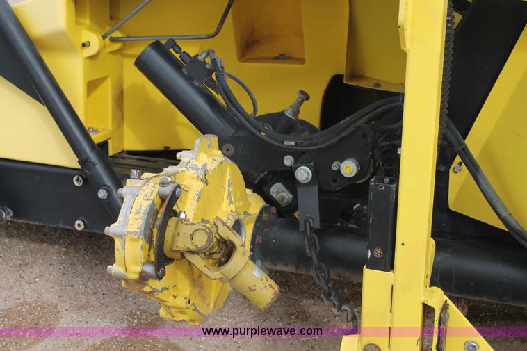 image for item C3704 2009 John Deere 770 rotary forage head