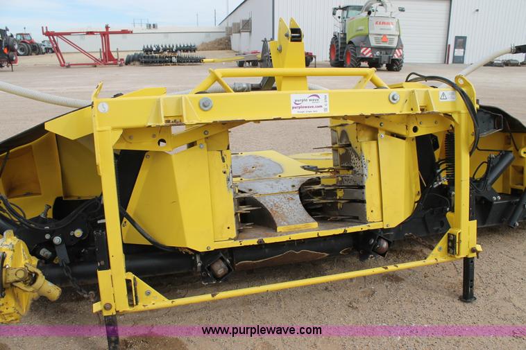 image for item C3704 2009 John Deere 770 rotary forage head