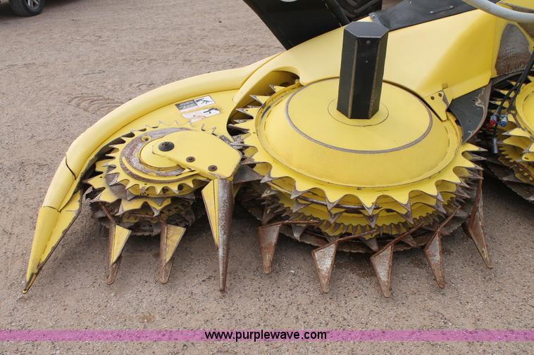 image for item C3704 2009 John Deere 770 rotary forage head