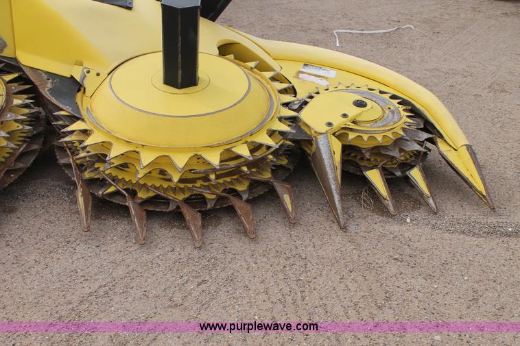 image for item C3704 2009 John Deere 770 rotary forage head