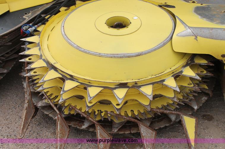 image for item C3704 2009 John Deere 770 rotary forage head