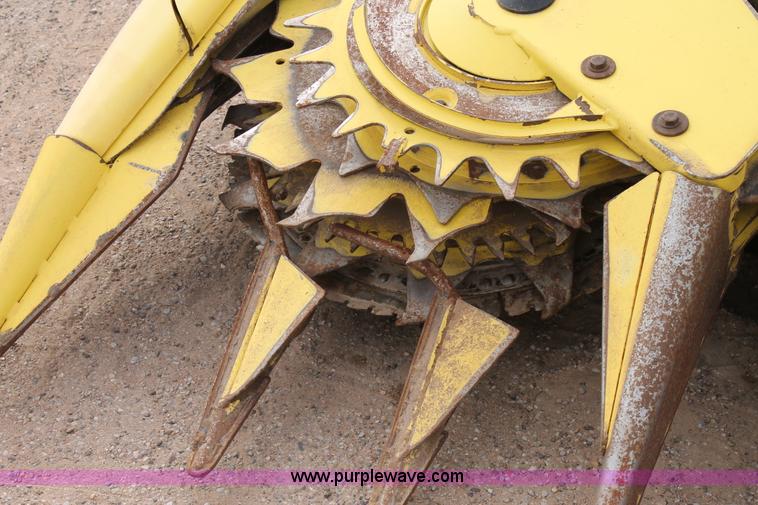 image for item C3704 2009 John Deere 770 rotary forage head