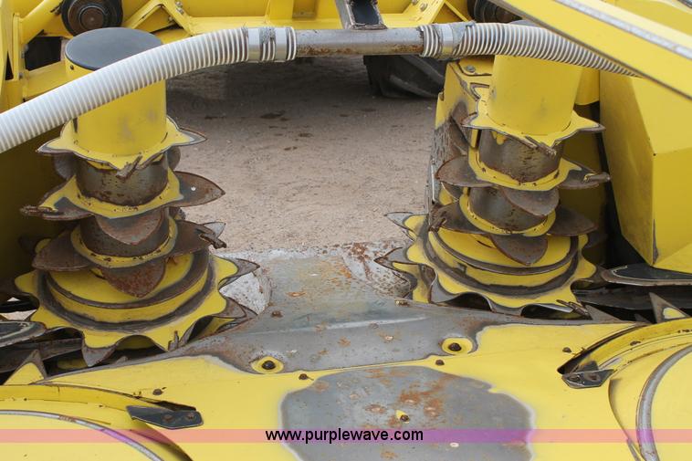 image for item C3704 2009 John Deere 770 rotary forage head