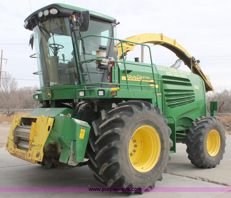 image for item C3711 2004 John Deere 7800 forage harvester