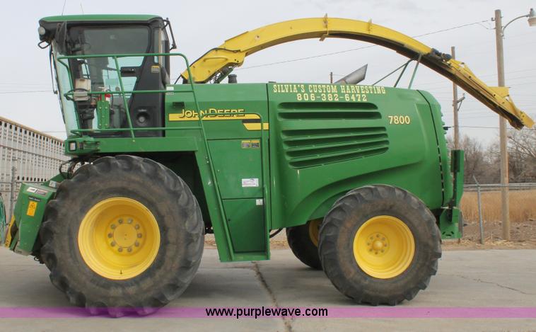 image for item C3711 2004 John Deere 7800 forage harvester