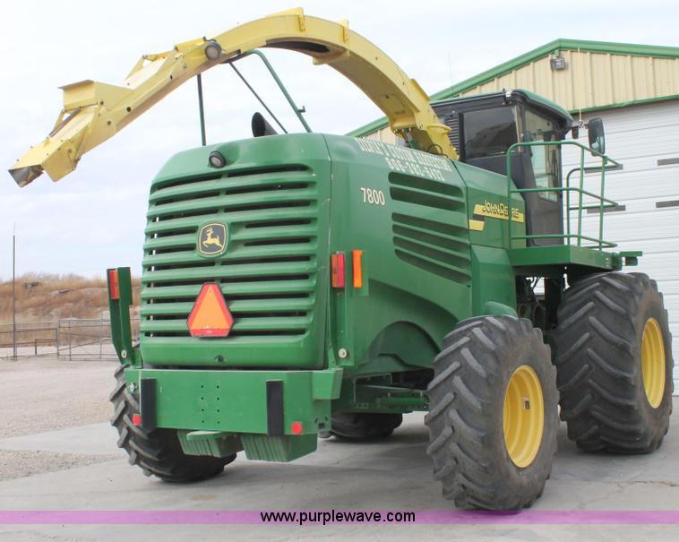 image for item C3711 2004 John Deere 7800 forage harvester