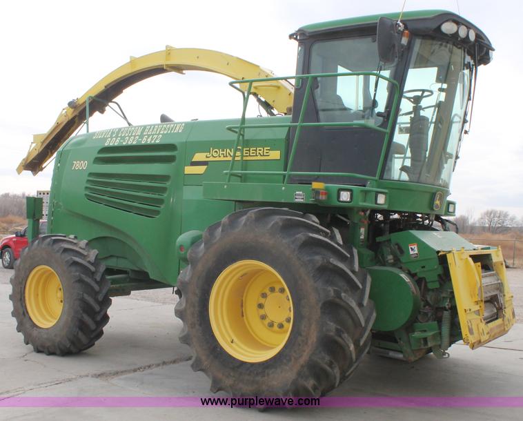 image for item C3711 2004 John Deere 7800 forage harvester