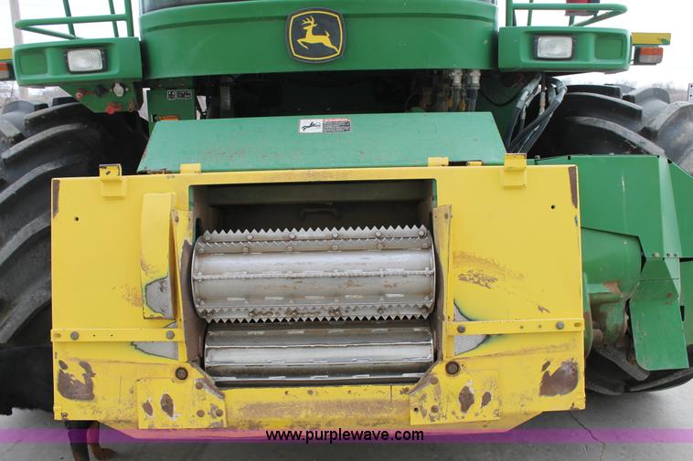 image for item C3711 2004 John Deere 7800 forage harvester