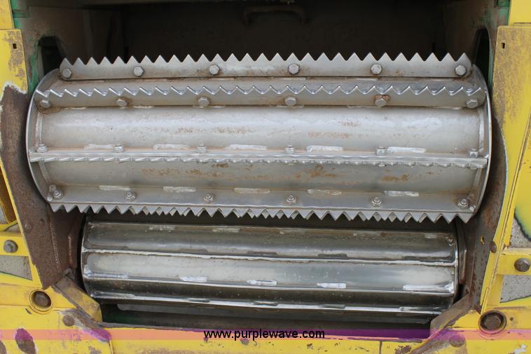 image for item C3711 2004 John Deere 7800 forage harvester