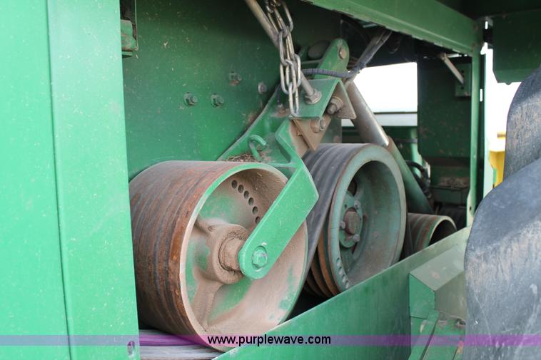 image for item C3711 2004 John Deere 7800 forage harvester