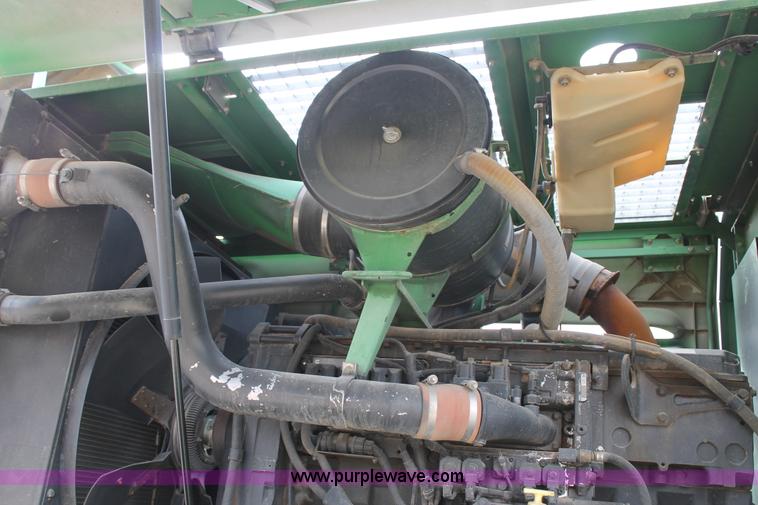 image for item C3711 2004 John Deere 7800 forage harvester