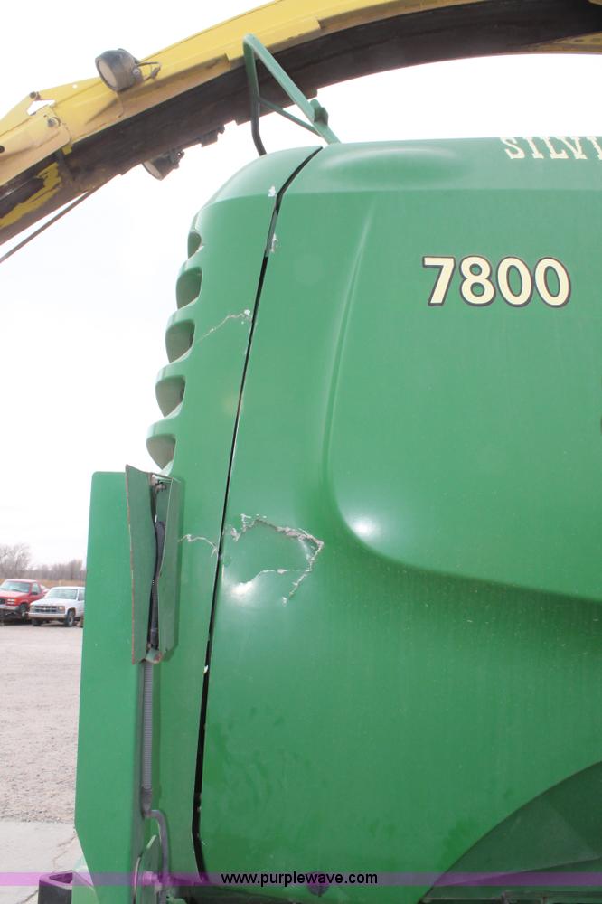 image for item C3711 2004 John Deere 7800 forage harvester