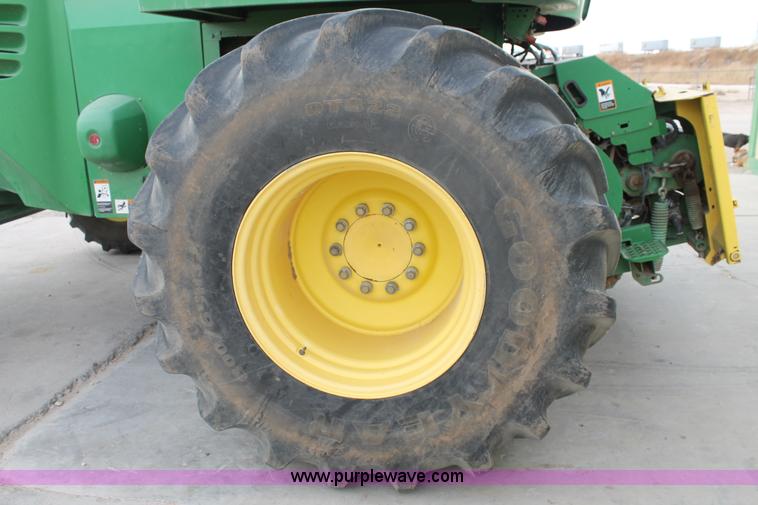 image for item C3711 2004 John Deere 7800 forage harvester