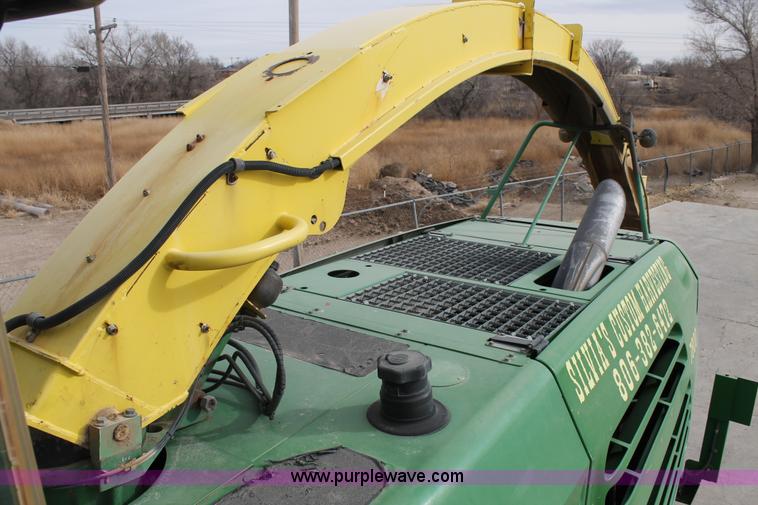 image for item C3711 2004 John Deere 7800 forage harvester