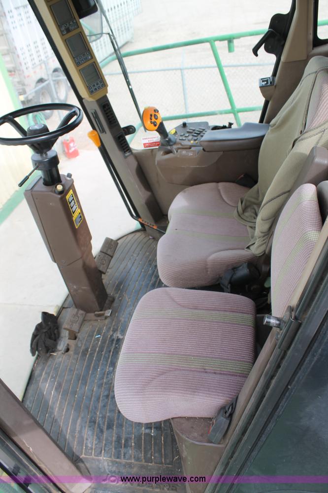 image for item C3711 2004 John Deere 7800 forage harvester