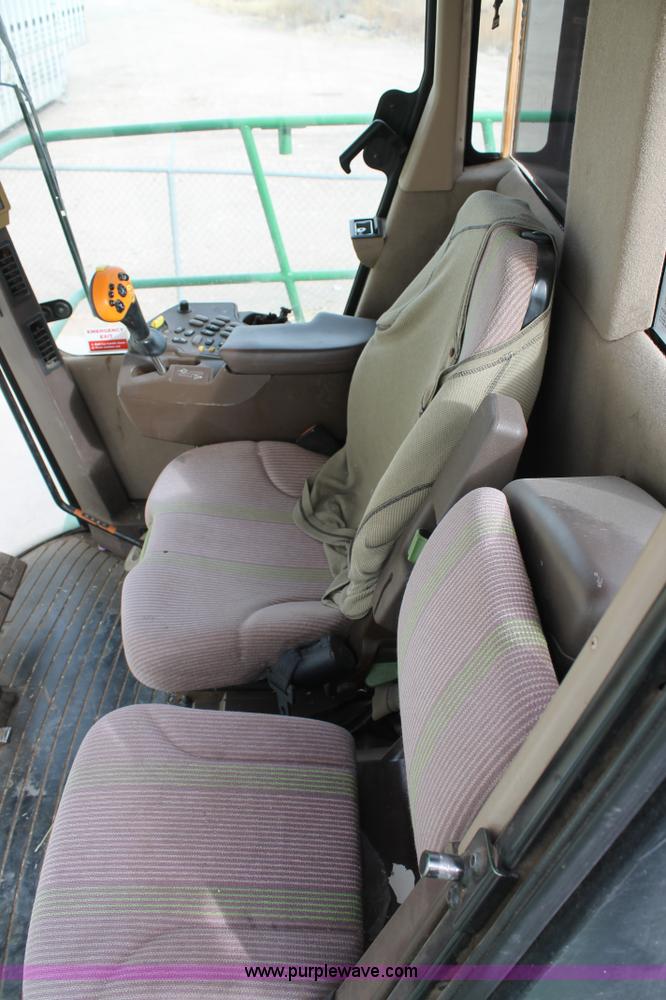 image for item C3711 2004 John Deere 7800 forage harvester