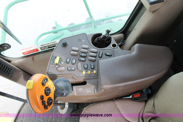 image for item C3711 2004 John Deere 7800 forage harvester