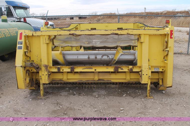 image for item C3712 2001 John Deere 630A hay pickup head