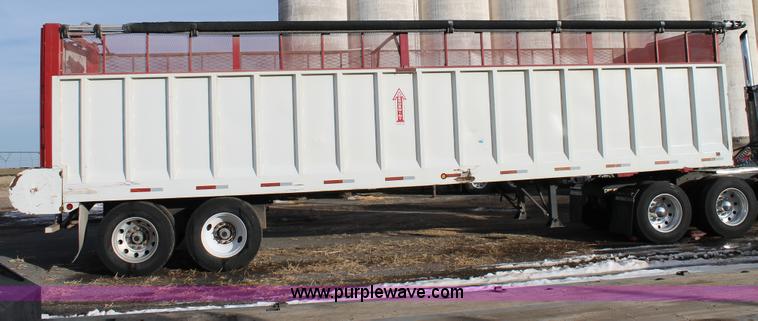 image for item C3718 2010 Aeroswint trailer