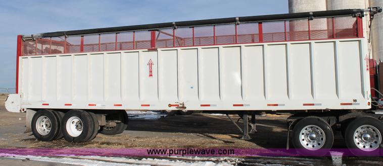 image for item C3718 2010 Aeroswint trailer