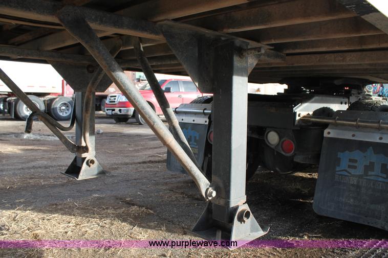 image for item C3718 2010 Aeroswint trailer