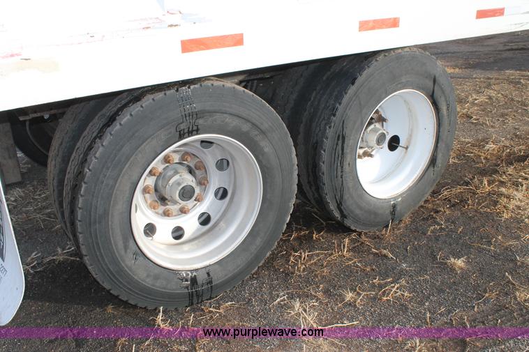 image for item C3718 2010 Aeroswint trailer