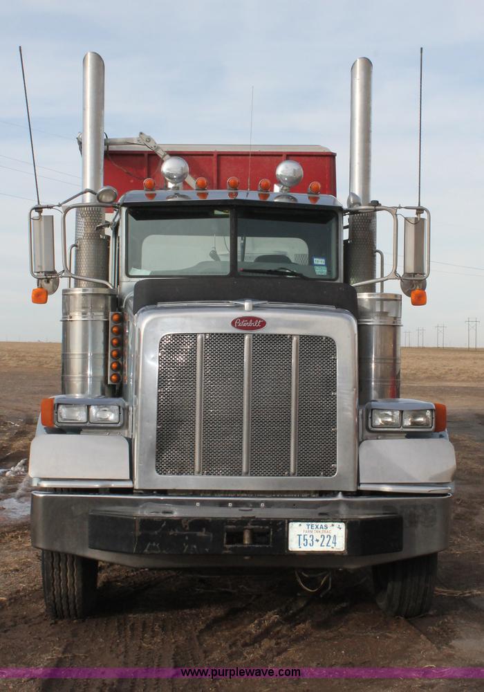 image for item C3719 2009 Peterbilt 367 semi truck