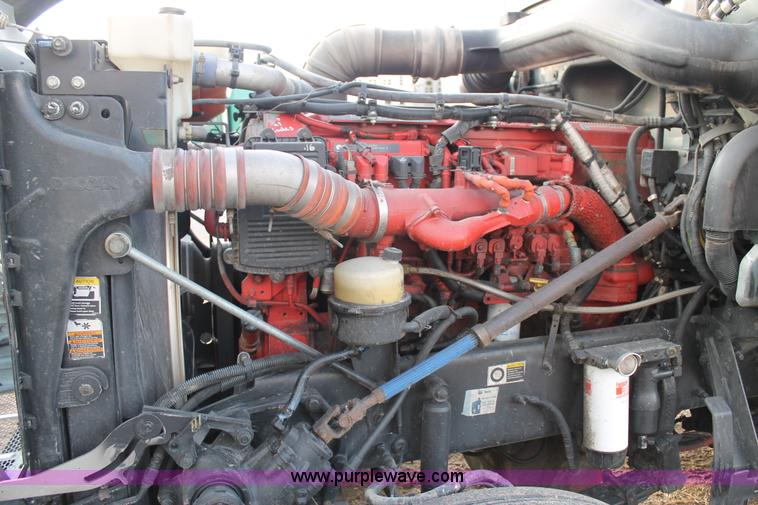 image for item C3719 2009 Peterbilt 367 semi truck