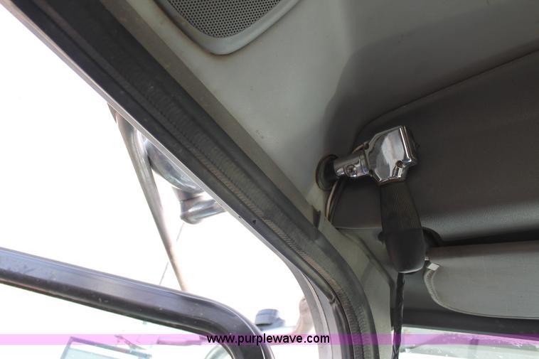 image for item C3719 2009 Peterbilt 367 semi truck