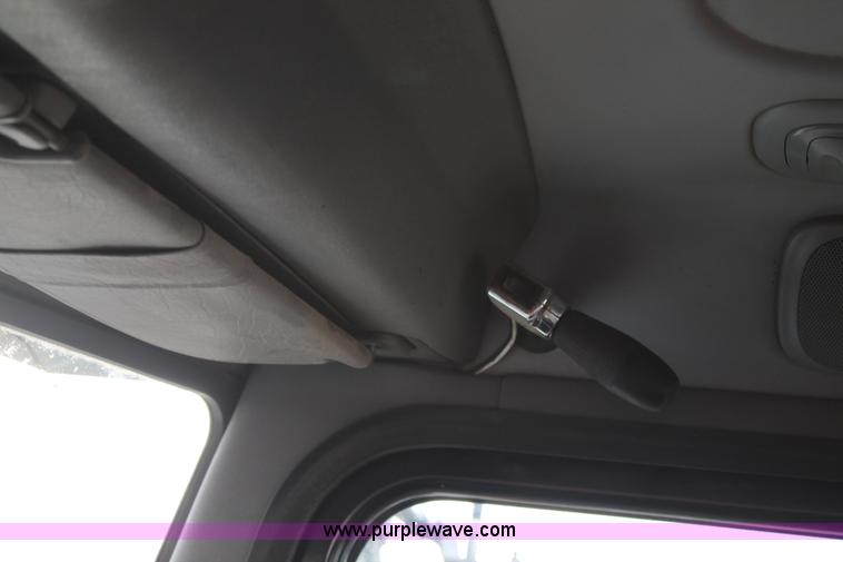 image for item C3719 2009 Peterbilt 367 semi truck