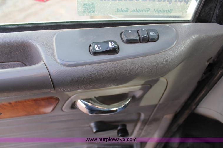 image for item C3719 2009 Peterbilt 367 semi truck