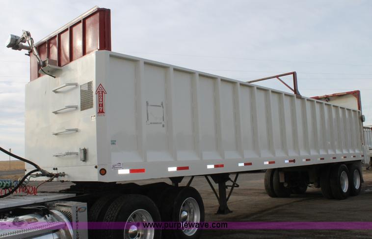 image for item C3720 2010 Aeroswint trailer