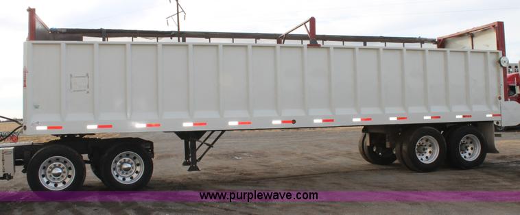 image for item C3720 2010 Aeroswint trailer