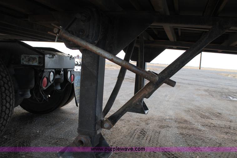 image for item C3720 2010 Aeroswint trailer