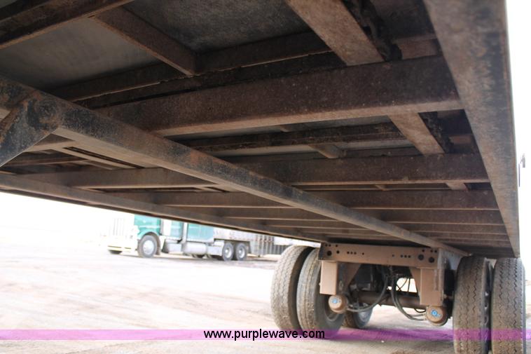 image for item C3720 2010 Aeroswint trailer