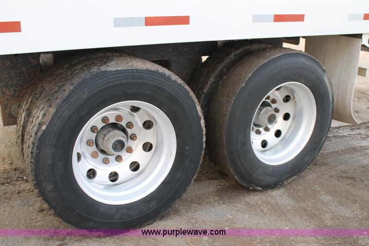 image for item C3720 2010 Aeroswint trailer