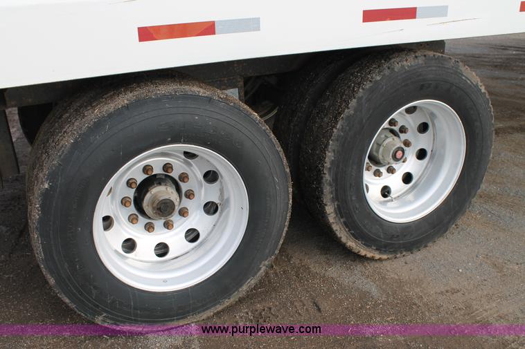 image for item C3720 2010 Aeroswint trailer