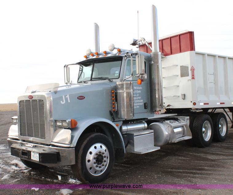 image for item C3721 2009 Peterbilt 367 semi truck