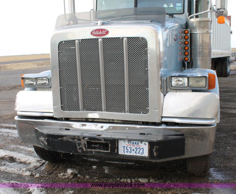 image for item C3721 2009 Peterbilt 367 semi truck