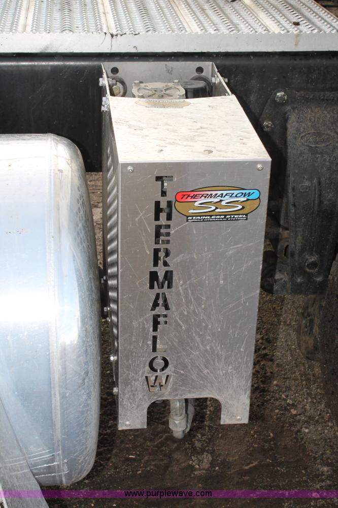 image for item C3721 2009 Peterbilt 367 semi truck