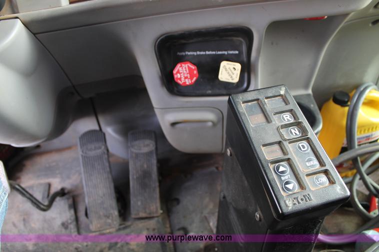 image for item C3721 2009 Peterbilt 367 semi truck