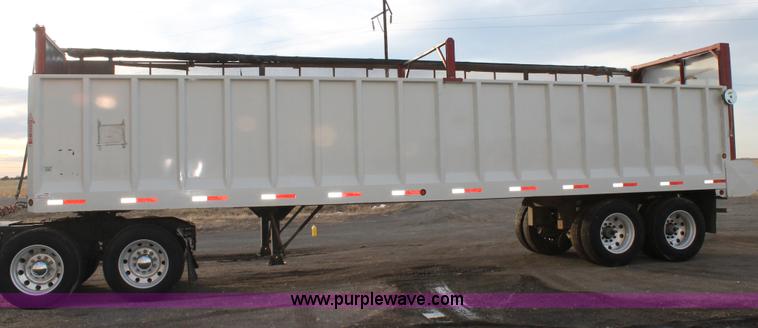 image for item C3722 2010 Aeroswint trailer