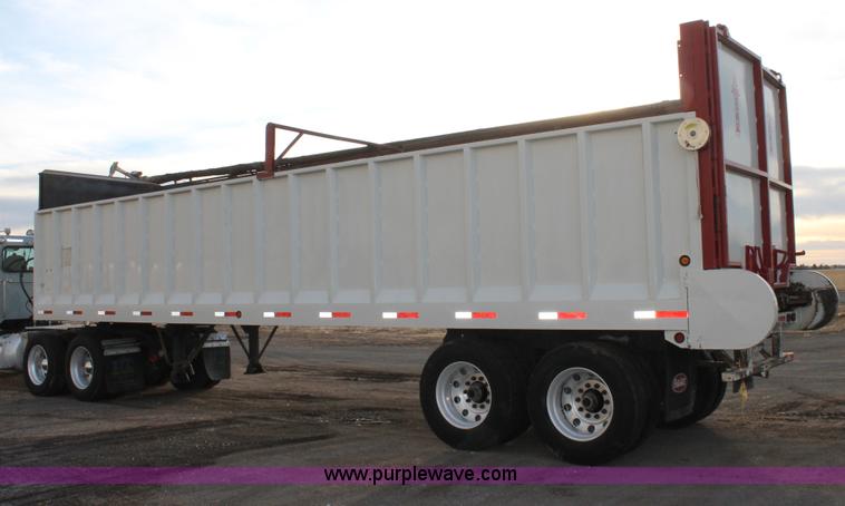 image for item C3722 2010 Aeroswint trailer