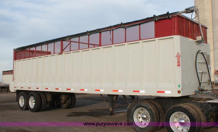 image for item C3722 2010 Aeroswint trailer