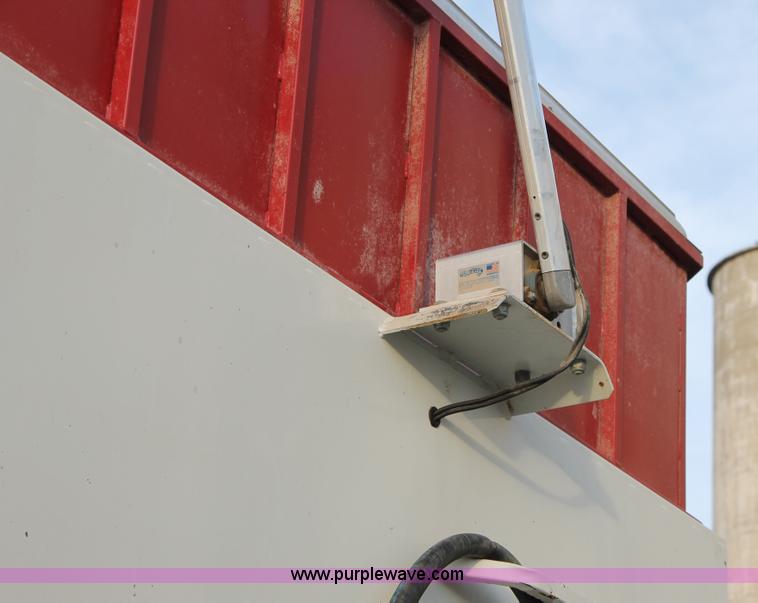 image for item C3722 2010 Aeroswint trailer